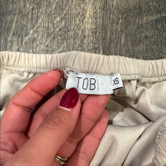 Beautiful top - Picture 3 of 4